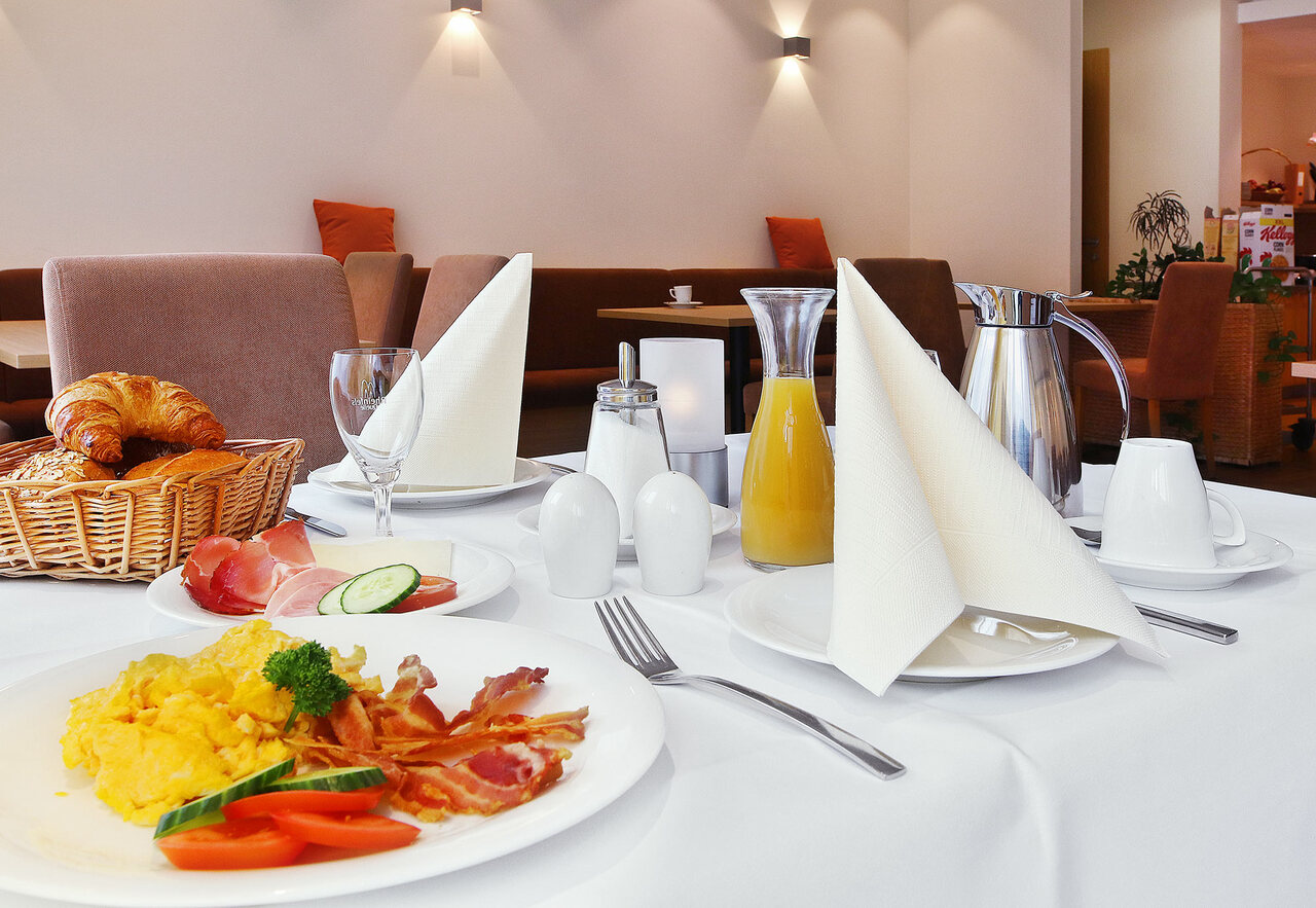 Breakfast table hotel Ardey